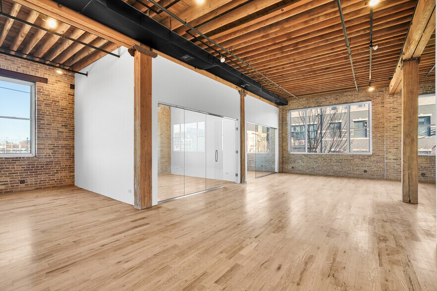 More Photos Of 210 N Racine Ave, Chicago Office For Lease