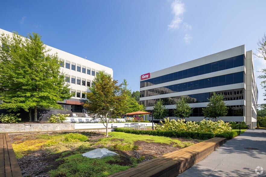 More Photos Of 210 Interstate N Pky SE, Atlanta Unknown For Lease