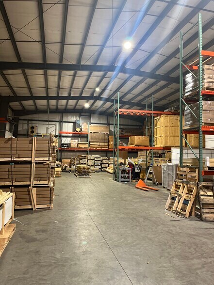 More Photos Of 155 New Haven Ave, Derby Showroom For Lease