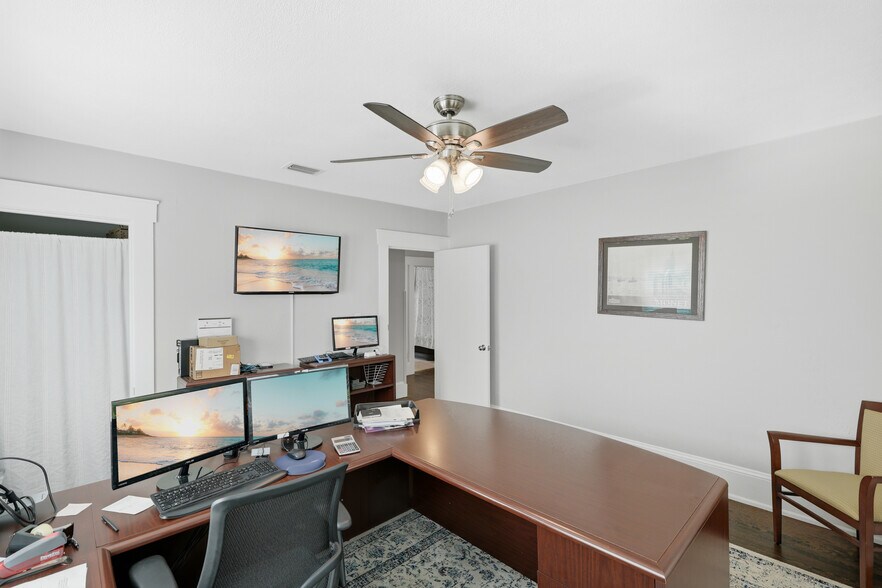 More Photos Of 1322 3rd Ave W, Bradenton Office Residential For Sale