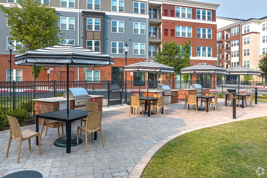 More Photos Of 4040 Gateway Dr, Fairfax Apartments For Lease