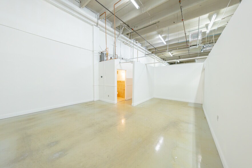 More Photos Of 4095 N 28th Way, Hollywood Warehouse For Lease
