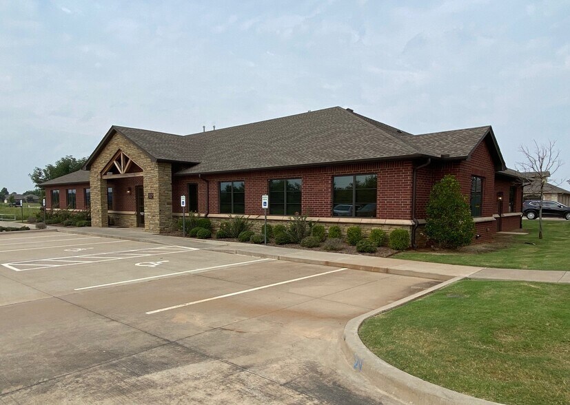 More Photos Of 2220 NW 164th St, Edmond Office For Sale