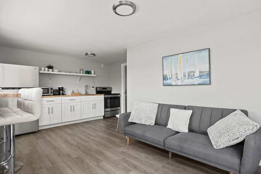 More Photos Of 8820 Rocky Creek Dr, Tampa Apartments For Sale