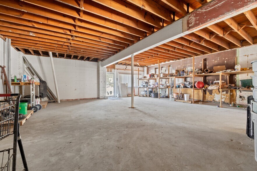 More Photos Of 7900 Blind Pass Rd, Saint Petersburg Freestanding For Sale