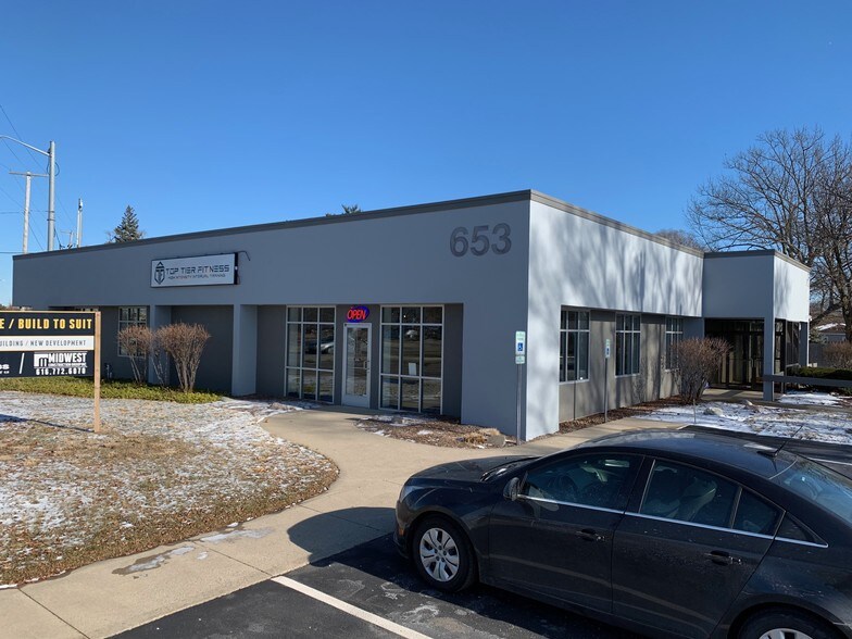 More Photos Of 653 Michigan Ave, Holland Freestanding For Lease
