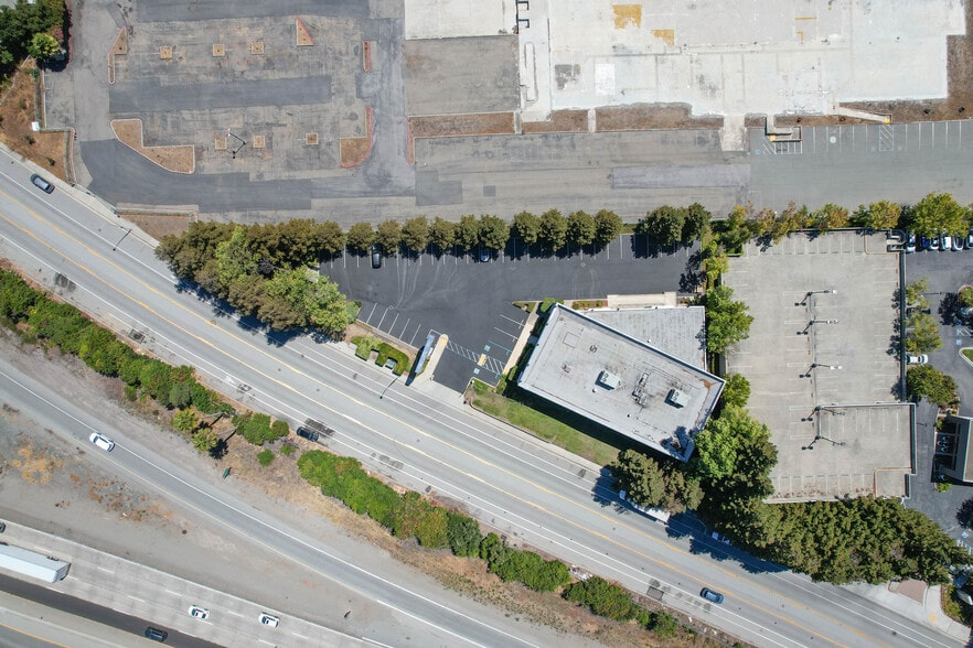 More Photos Of 3000 Lakeside Dr, Santa Clara Office For Lease