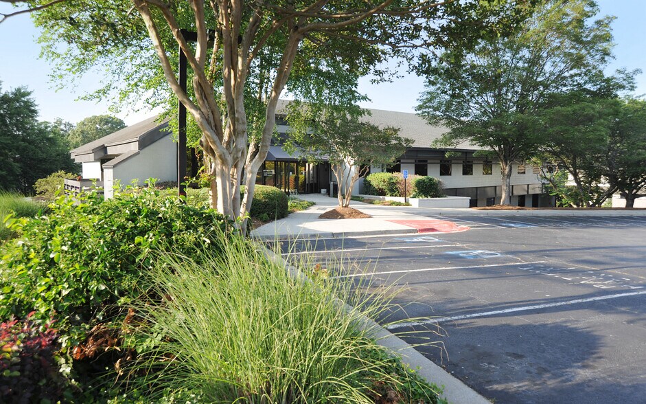 More Photos Of 487 Winn Way, Decatur Medical For Lease