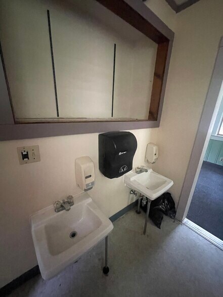 More Photos Of 79 Route 32, North Franklin Daycare Center For Sale