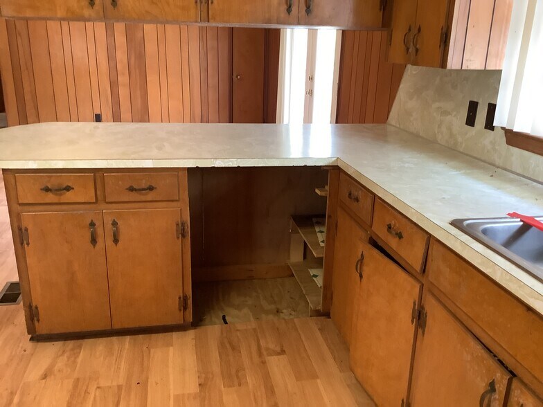 More Photos Of 605 Clarksbury Church Rd, Thomasville Religious Facility For Sale