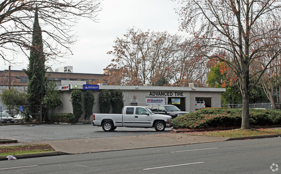 Primary Photo Of 226 Q St, Sacramento Auto Repair For Lease