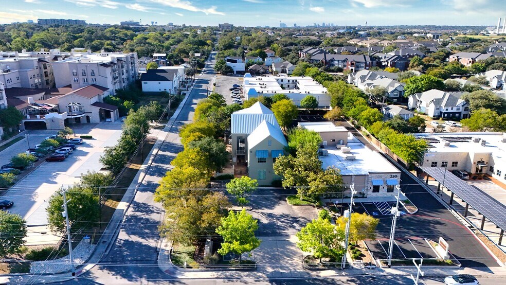 More Photos Of 242 W Sunset Rd, San Antonio Office For Sale