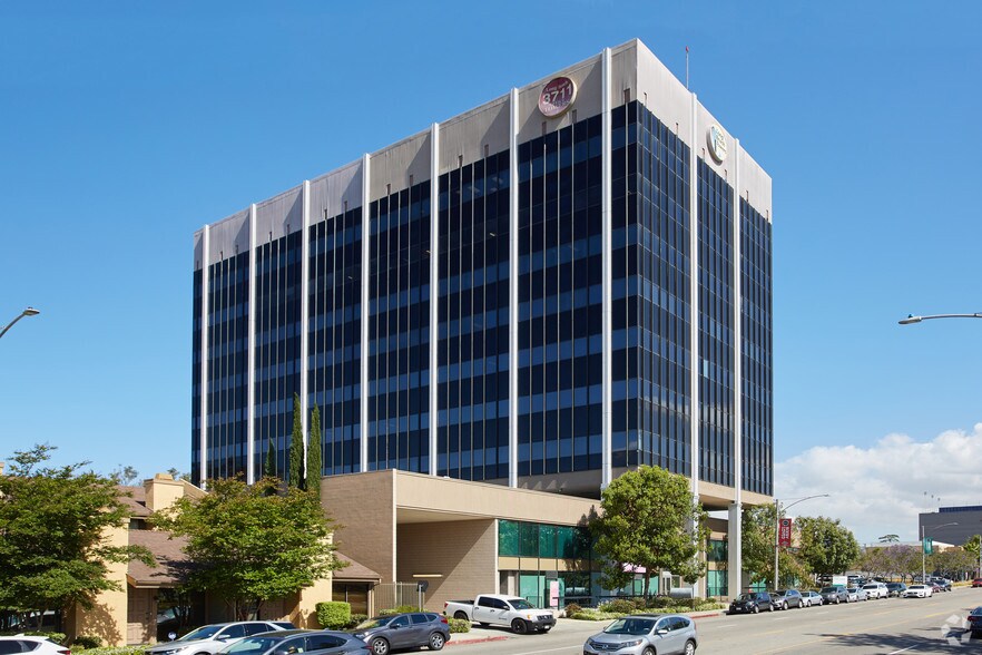 Primary Photo Of 3711 Long Beach Blvd, Long Beach Coworking Space