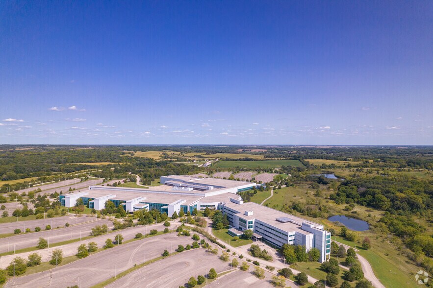 More Photos Of 2001 N Division St, Harvard Manufacturing For Lease