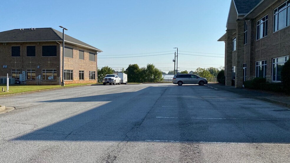 More Photos Of 3331 N Berkeley Lake Rd NW, Berkeley Lake Medical For Lease