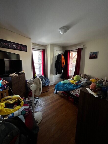 More Photos Of 34 Plaza Ave, Waterbury Apartments For Sale