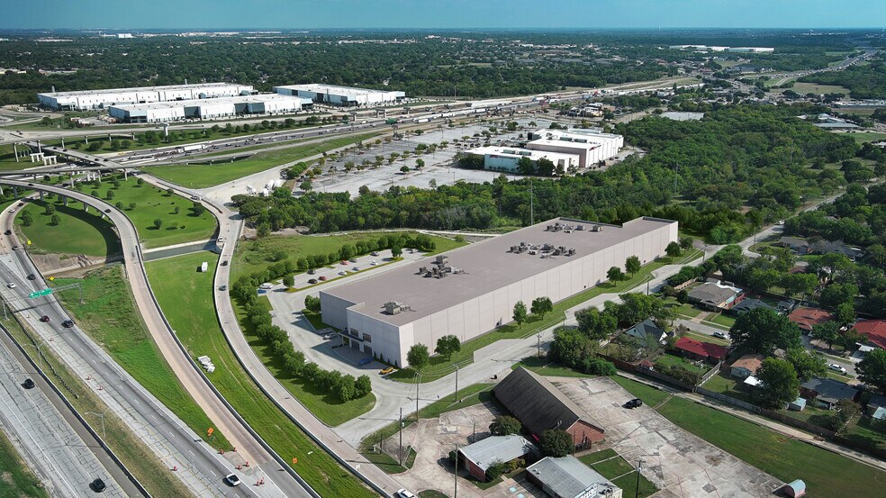 More Photos Of 80 Jane St, Mesquite Distribution For Lease