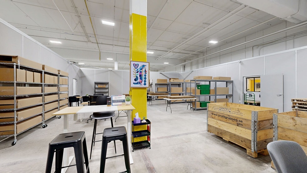 More Photos Of 4440 W Round Lake Rd, Arden Hills Warehouse For Lease