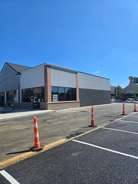 More Photos Of 179 Linwood Ave, Colchester Storefront For Lease