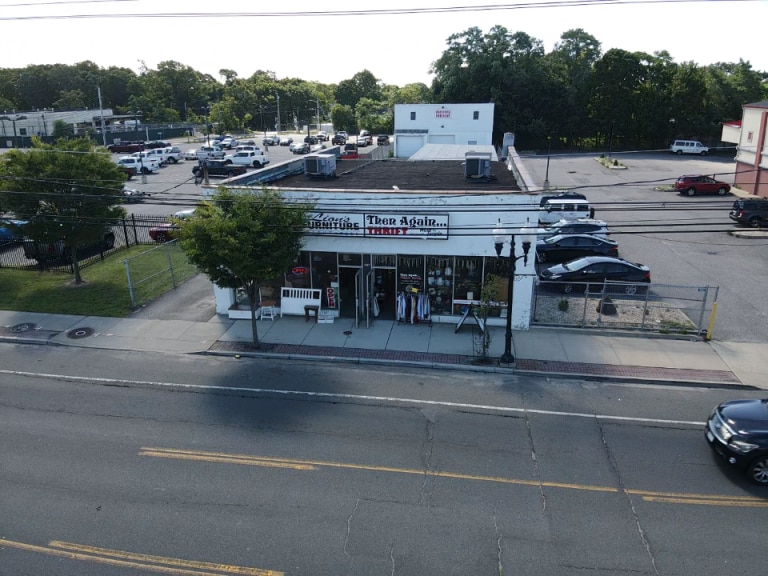 More Photos Of 426 E Main St, Patchogue Warehouse For Lease