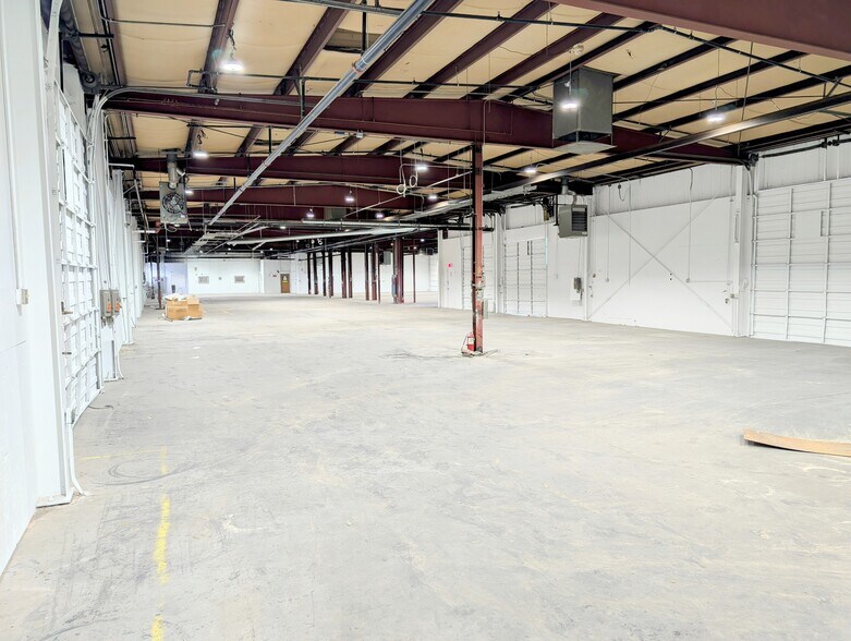 More Photos Of 720-758 S Redwood Rd, Salt Lake City Manufacturing For Lease
