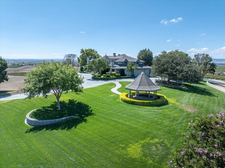 More Photos Of 8283 Cross Canyons Rd, San Miguel Winery Vineyard For Sale