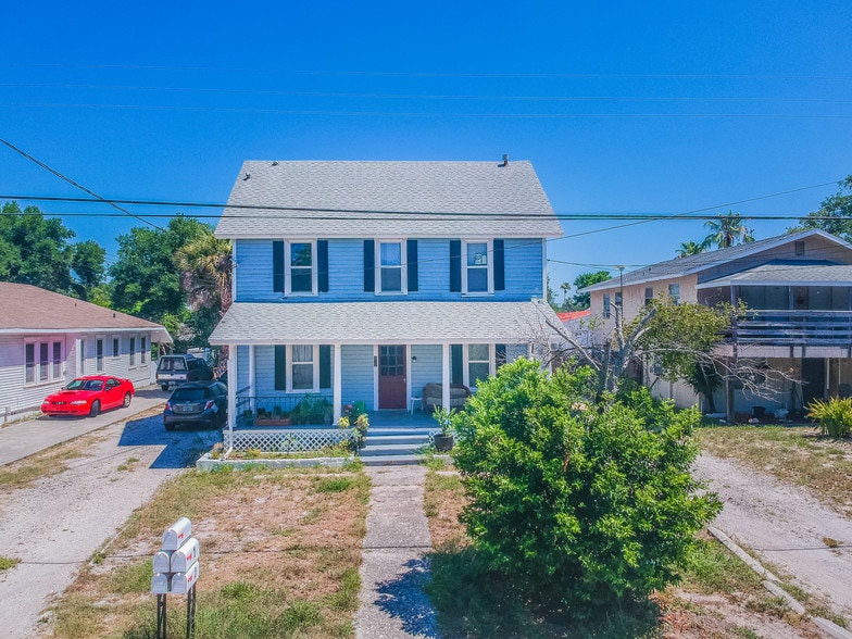 More Photos Of 822 Grand Central St, Clearwater Apartments For Sale