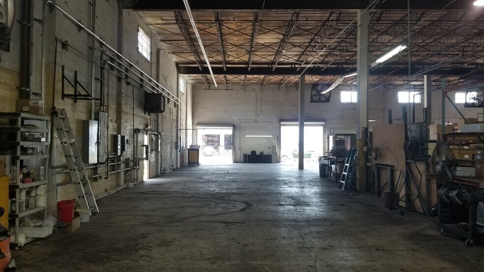 More Photos Of 7889 NW 98th St, Hialeah Gardens Warehouse For Lease
