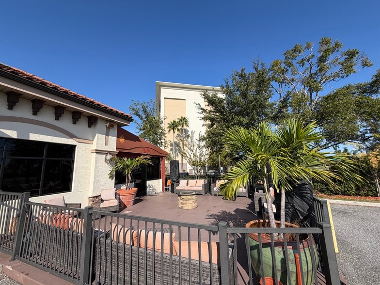 More Photos Of 5803 Precision Dr, Orlando Restaurant For Sale