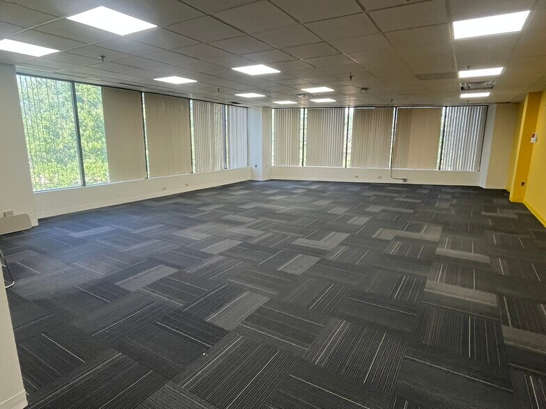 More Photos Of 800 S Main St, Mansfield Office For Lease