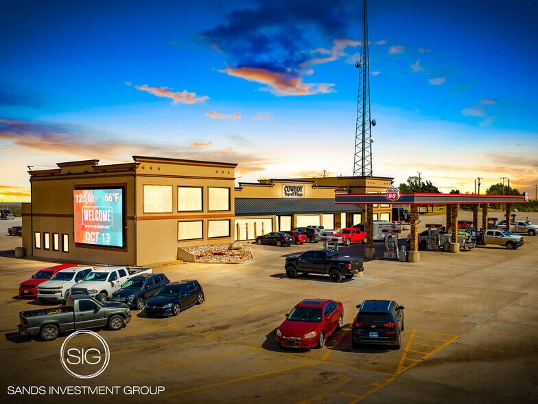 More Photos Of 522 S Peach St, Orlando General Retail For Sale