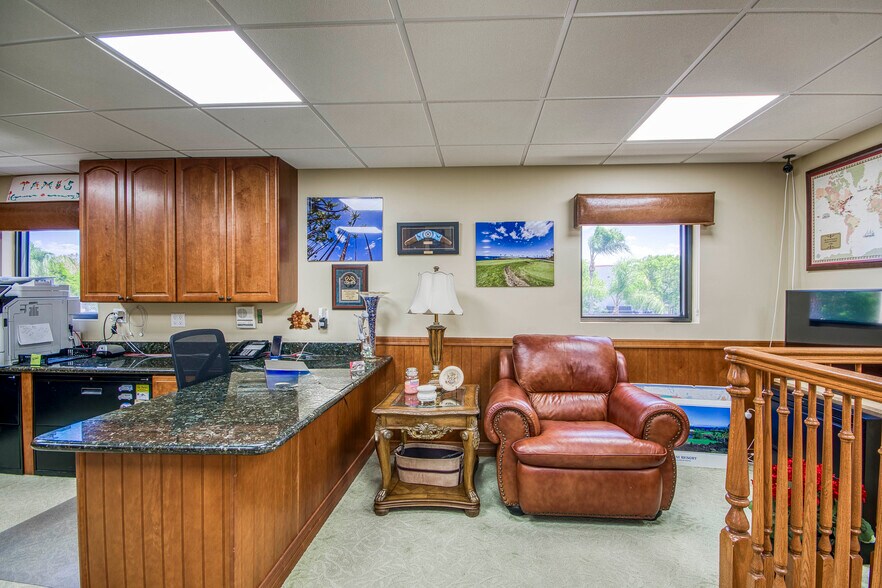 More Photos Of 2662-2698 SE Willoughby Blvd, Stuart Office For Sale