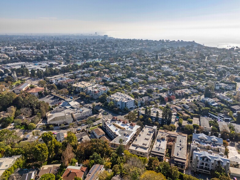 More Photos Of 16117 W Sunset Blvd, Pacific Palisades Apartments For Sale