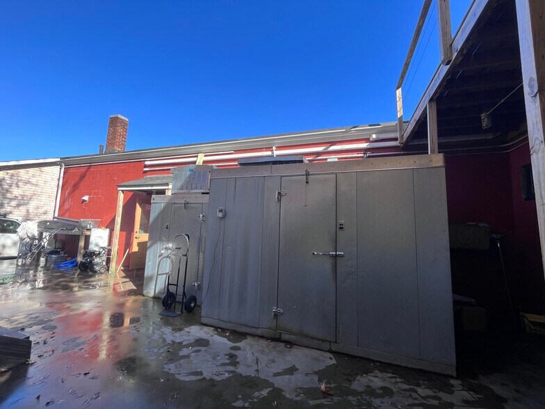 More Photos Of 18 Village Green Way, Southwest Harbor Restaurant For Lease