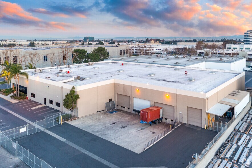 More Photos Of 19630 Pacific Gateway Dr, Torrance Warehouse For Lease