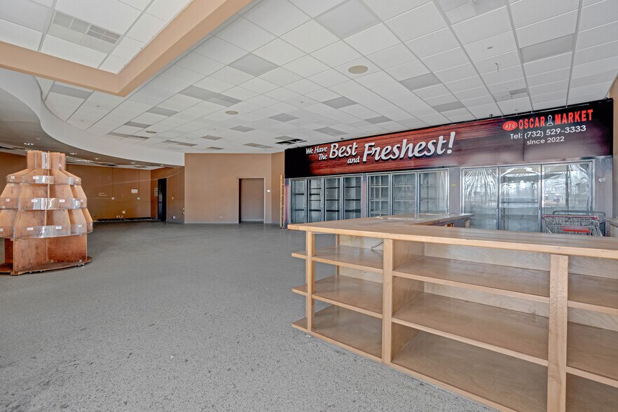 More Photos Of 345 Matawan Rd, Matawan Unknown For Lease