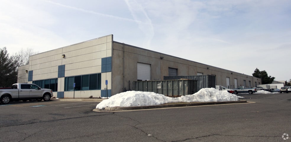More Photos Of 10200-10262 Battleview Pky, Manassas Flex For Lease