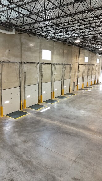 More Photos Of 2290 White Oak Cir, Aurora Warehouse For Lease