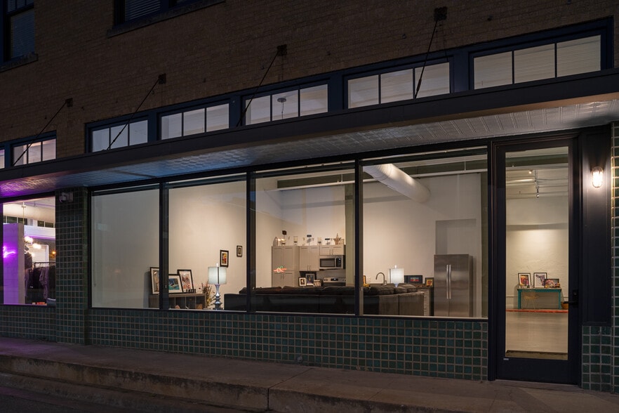 More Photos Of 114 N Main St, Taylor Storefront Retail Office For Lease