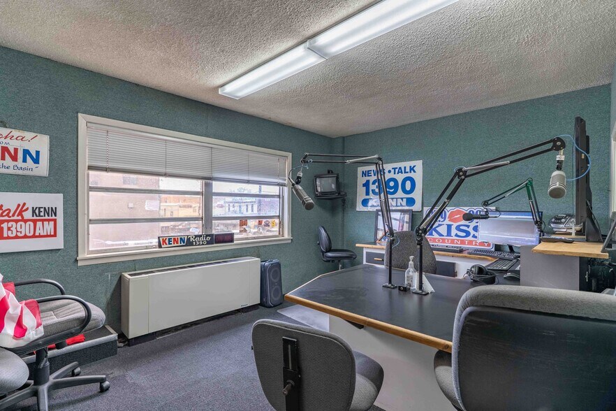 More Photos Of 120 S Commercial Ave, Farmington Office For Sale