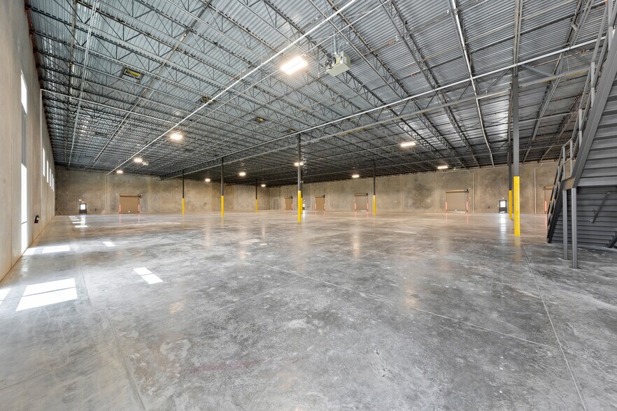 More Photos Of 1720 Eberhart Rd, Temple Warehouse For Lease
