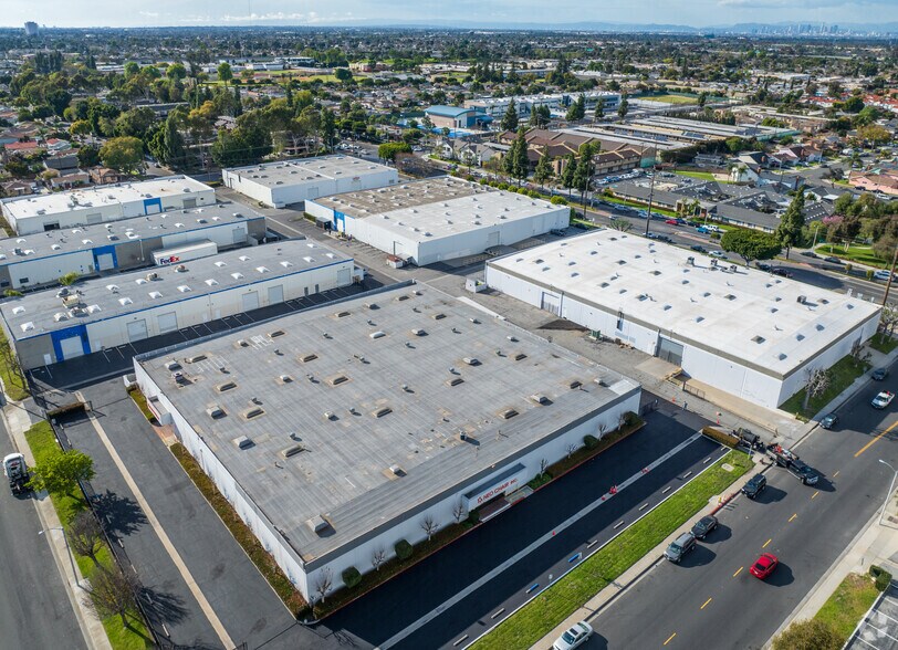 More Photos Of 16105 Gundry Ave, Paramount Manufacturing For Sale