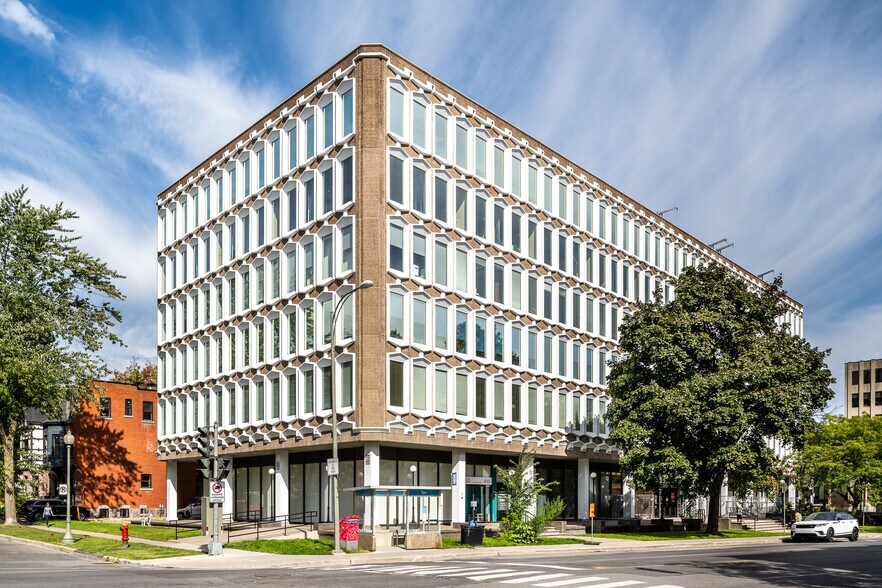 More Photos Of 4131-4145 Rue Sherbrooke O, Westmount Medical For Lease