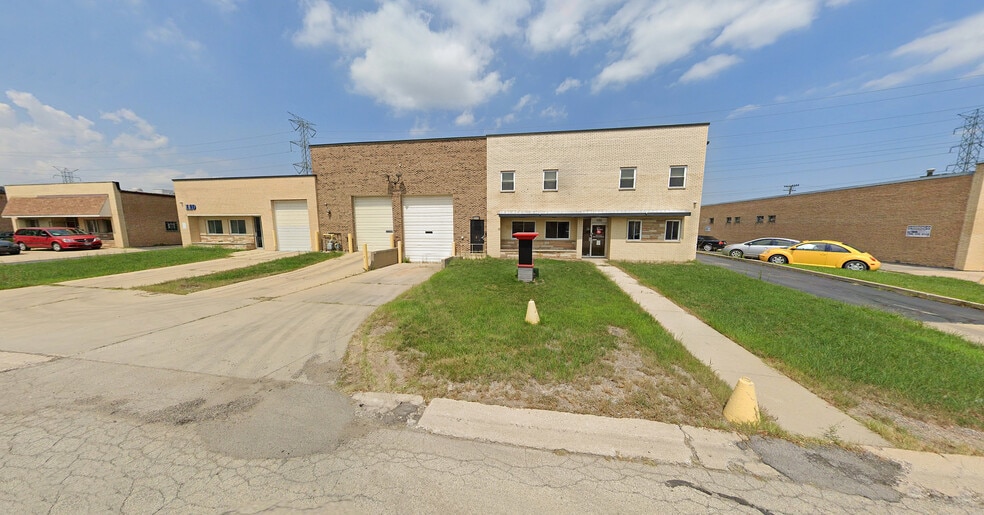 Primary Photo Of 100-110 W Fay St, Addison Distribution For Lease