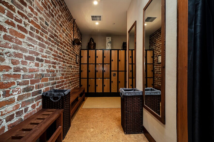 More Photos Of 466 Eddy St, San Francisco General Retail For Sale