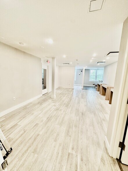 More Photos Of 151 Greenwich Ave, Greenwich Office For Lease