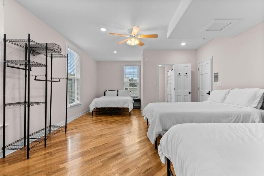 More Photos Of 509 W Main St, Fries Hotel For Sale