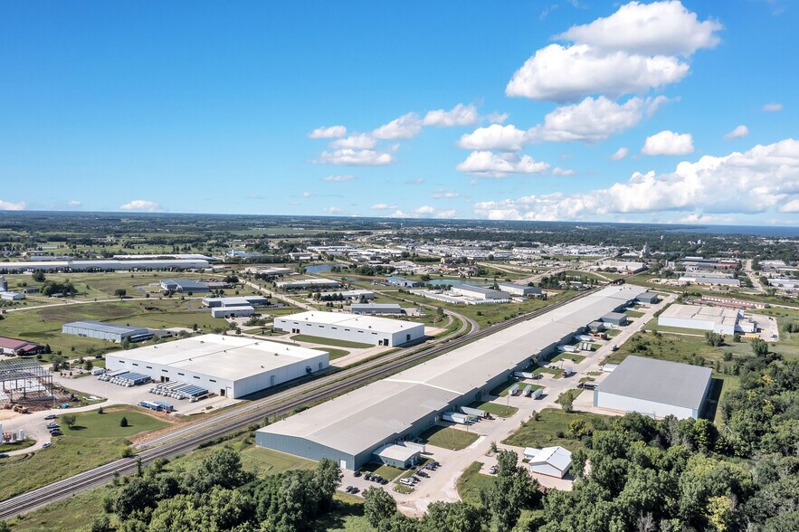 More Photos Of 122-342 Kohlman Rd, Fond Du Lac Industrial For Sale