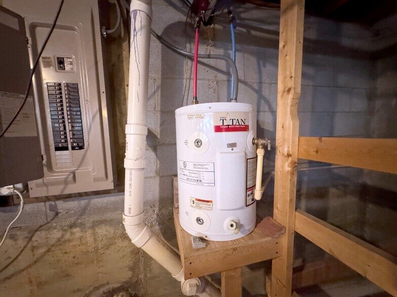 More Photos Of 1748 S Main St, Rocky Mount Office For Sale