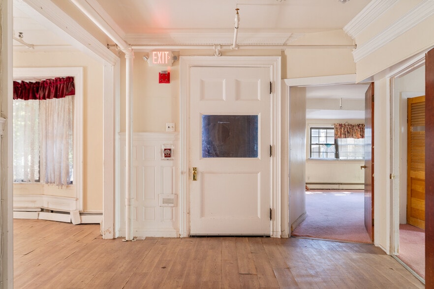 More Photos Of 17 Monmouth St, Somerville Apartments For Sale